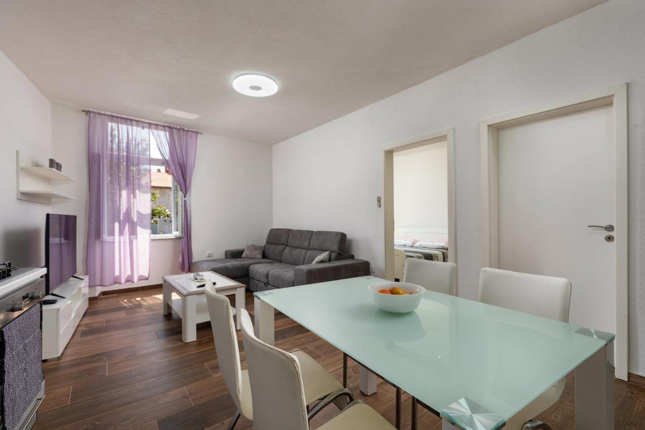 Apartments Smaila 1729 Pula Exteriér fotografie